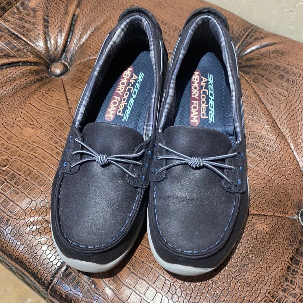 Sketchers slip ons